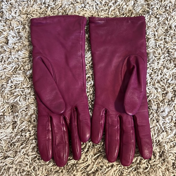 Magenta Leather Gloves Wool Lining - Picture 2 of 4